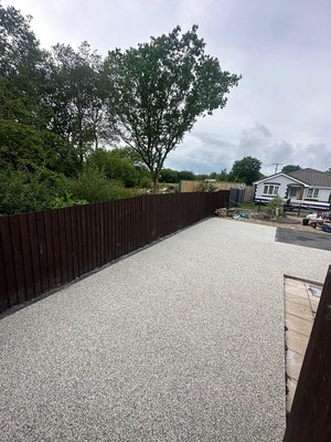 Resin drive installation in Penygroes Ammanford carried out by Swansea Valley Resin Dr4ives using high quality Vubs product